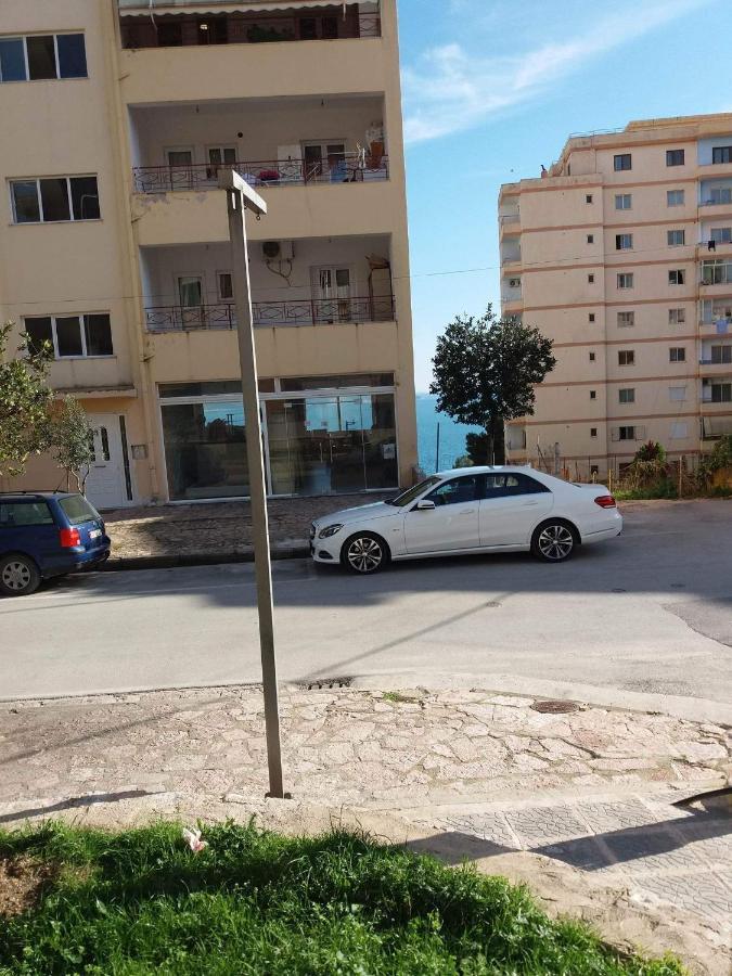 Alexandra Apartment *